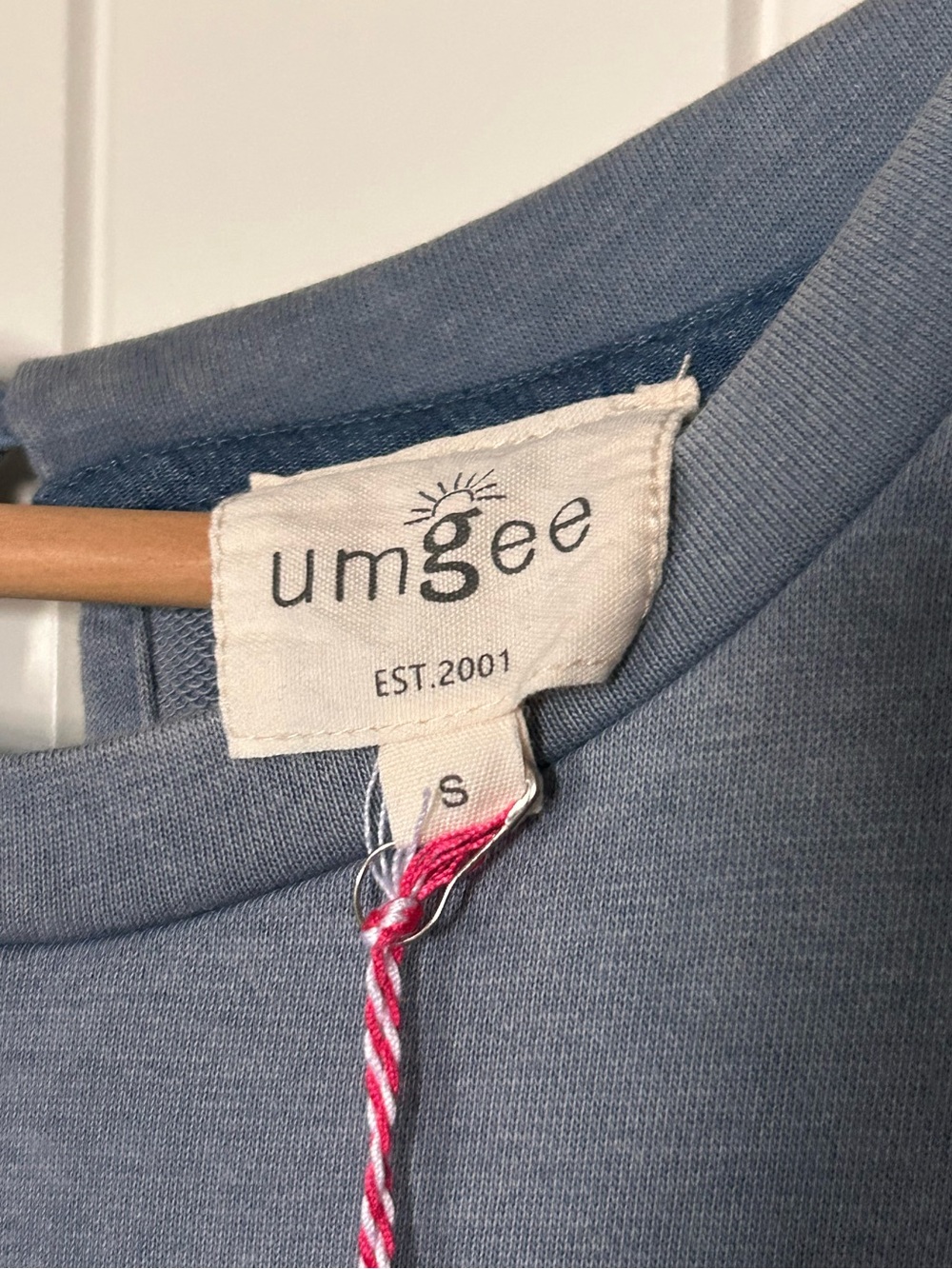 Umgee Light Denim Mineral Washed French Terry Peace Sign Romper.
Size Small
NWT - Picture 3 of 3